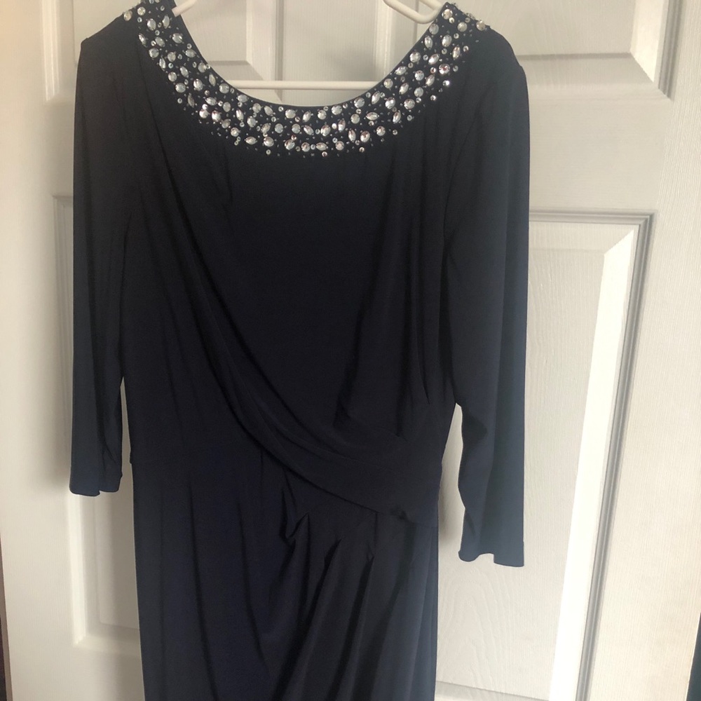 Deep navy blue size12 longsleeve kneelength dress
